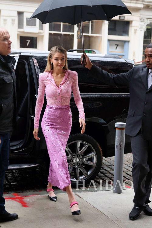 网红吃瓜女王大汗淋漓,揭秘幕后辛酸与人气背后的真相